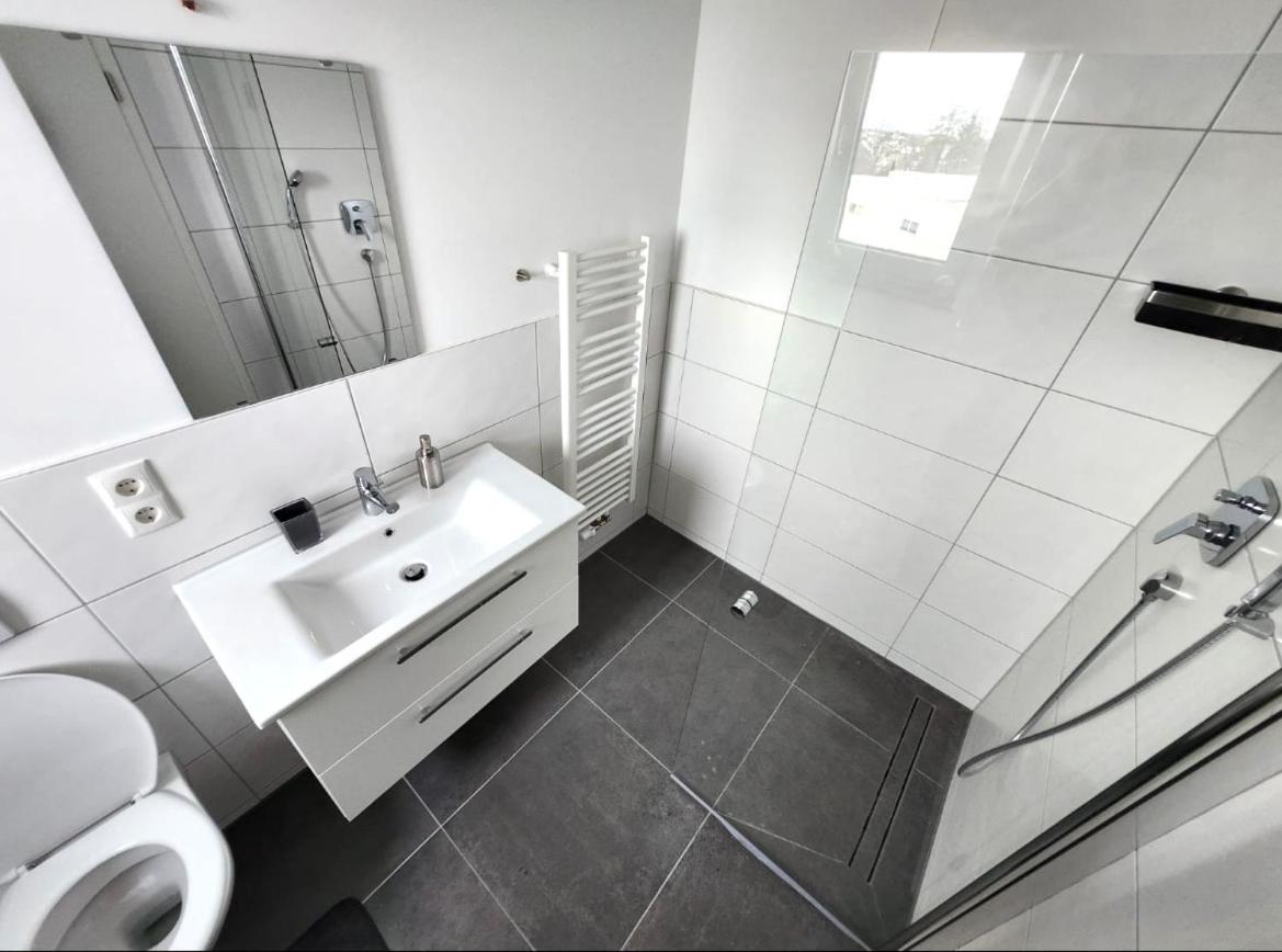 אוגסבורג Modernes Apartment Mit Wifi, Aufzug & Kostenlos Parken El-Living מראה חיצוני תמונה