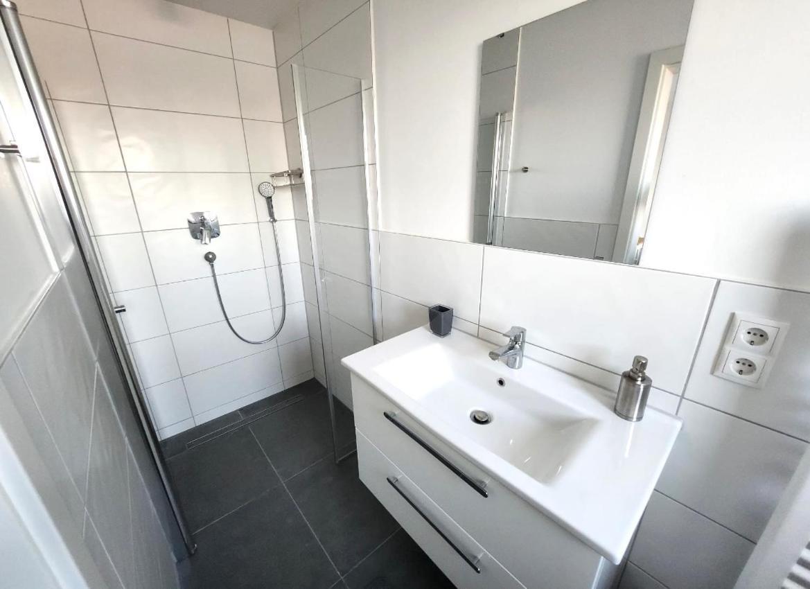אוגסבורג Modernes Apartment Mit Wifi, Aufzug & Kostenlos Parken El-Living מראה חיצוני תמונה